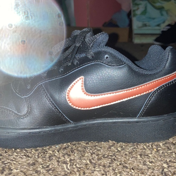 Black low top nike dunks w/ rose gold swish - Picture 2 of 2